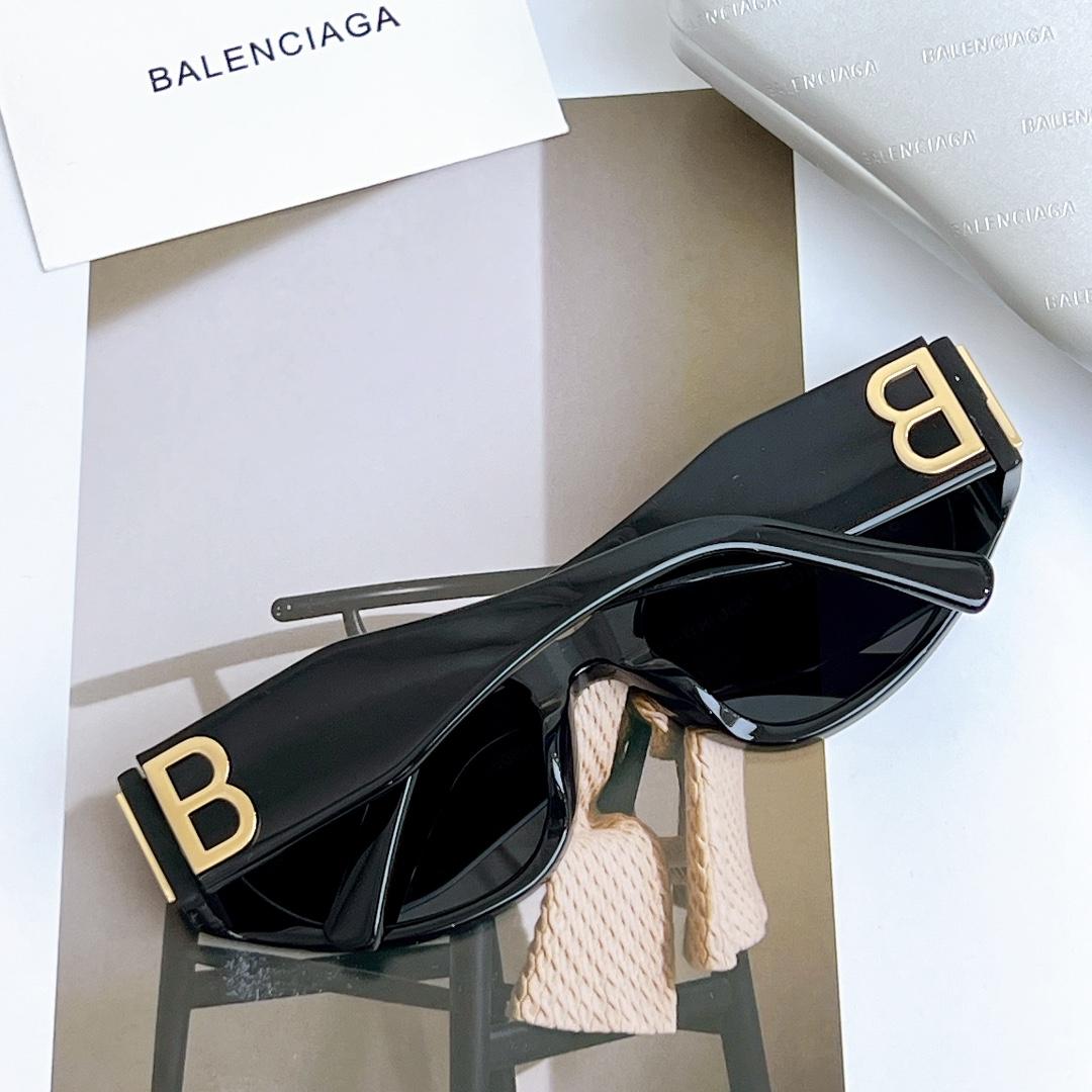 Balenciaga Bossy Round AF Sunglasses In Black - 