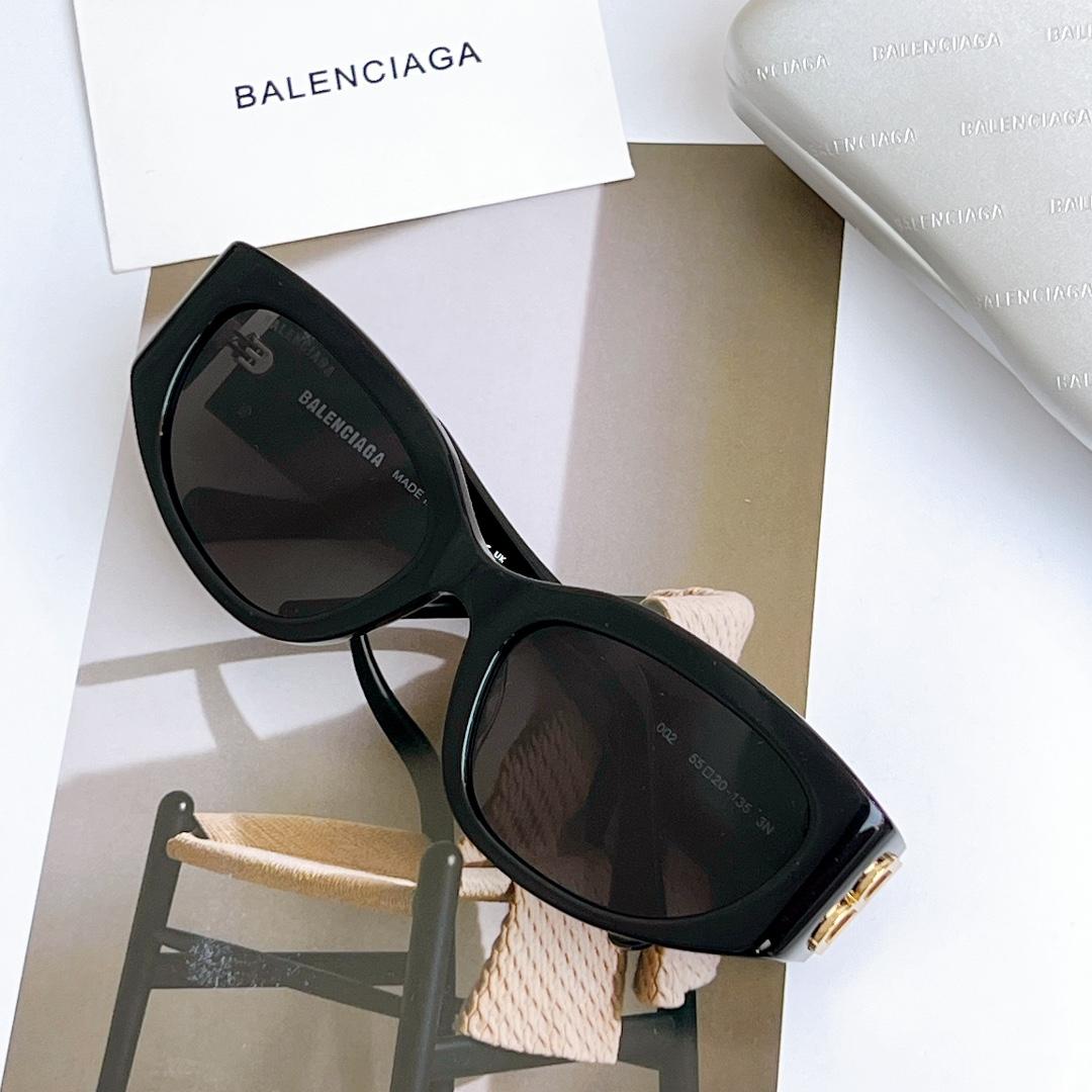 Balenciaga Bossy Round AF Sunglasses In Black - 