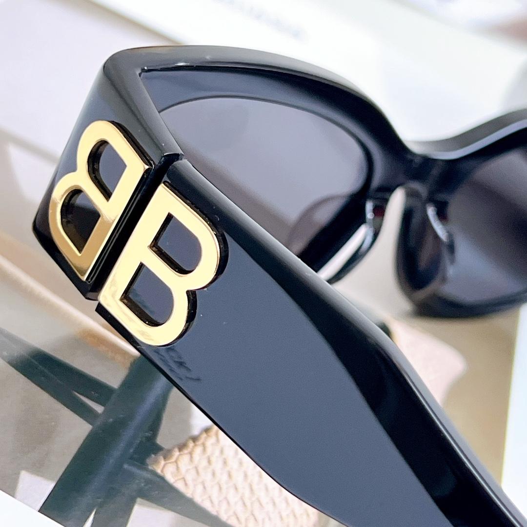Balenciaga Bossy Round AF Sunglasses In Black - 
