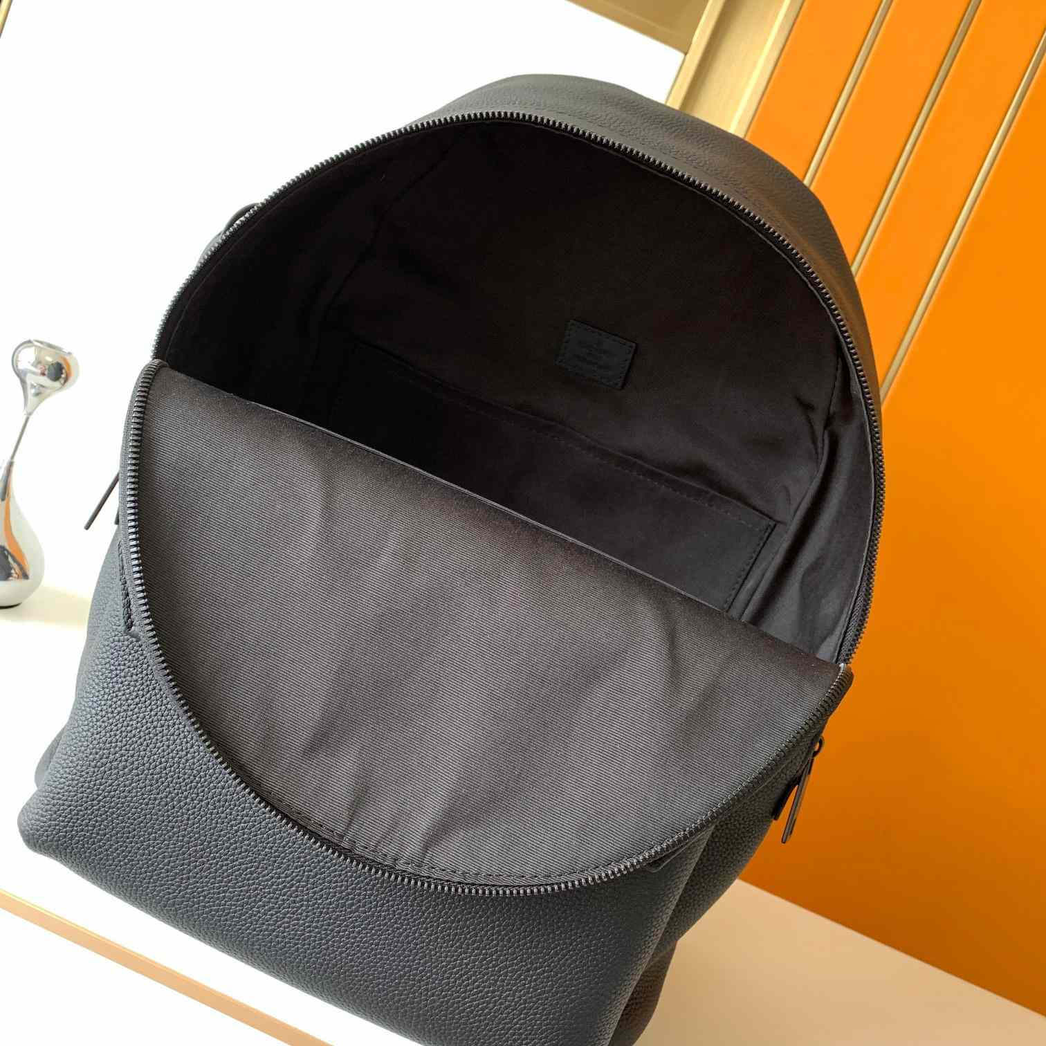 Louis Vuitton Takeoff Backpack    M57079 - 