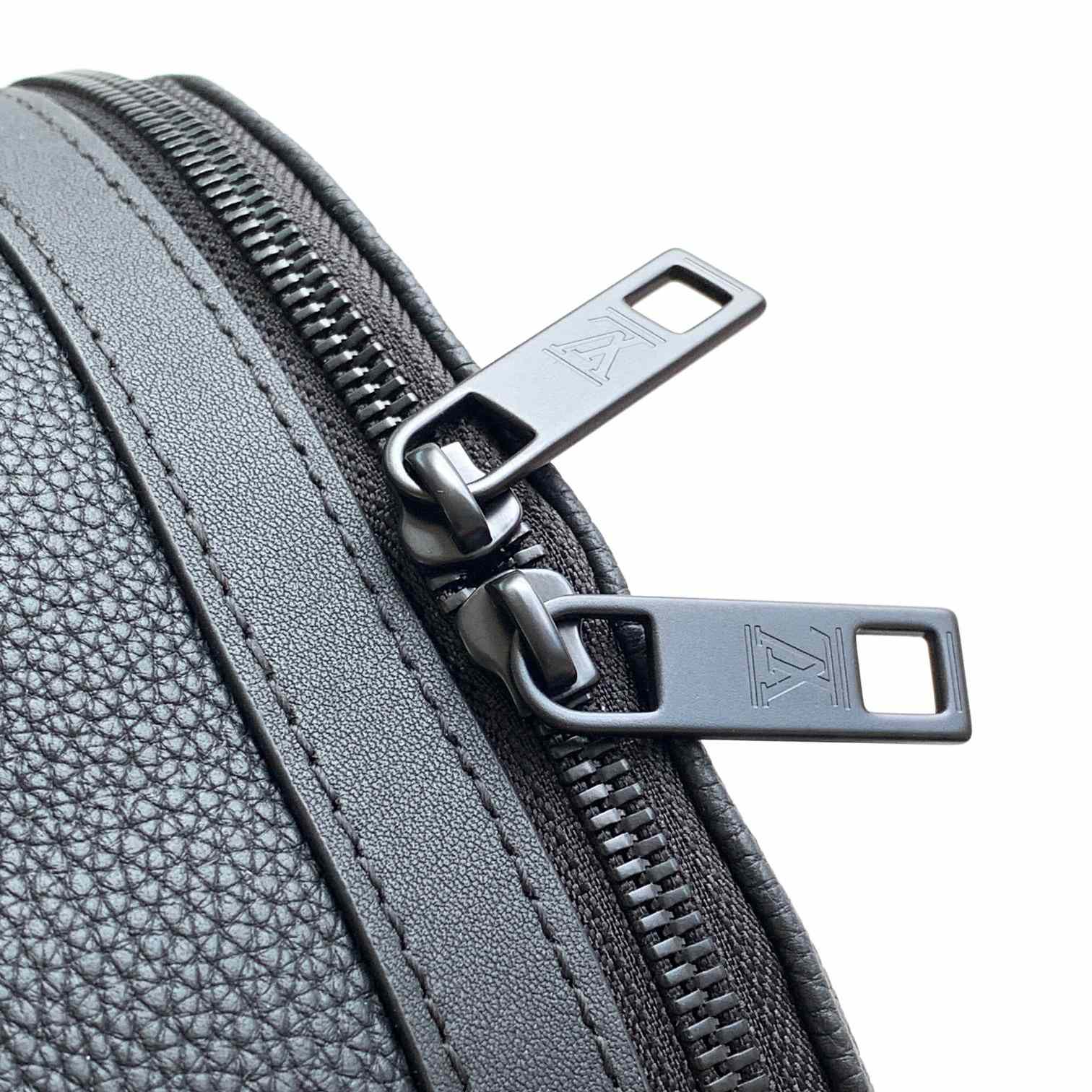 Louis Vuitton Takeoff Backpack    M57079 - 