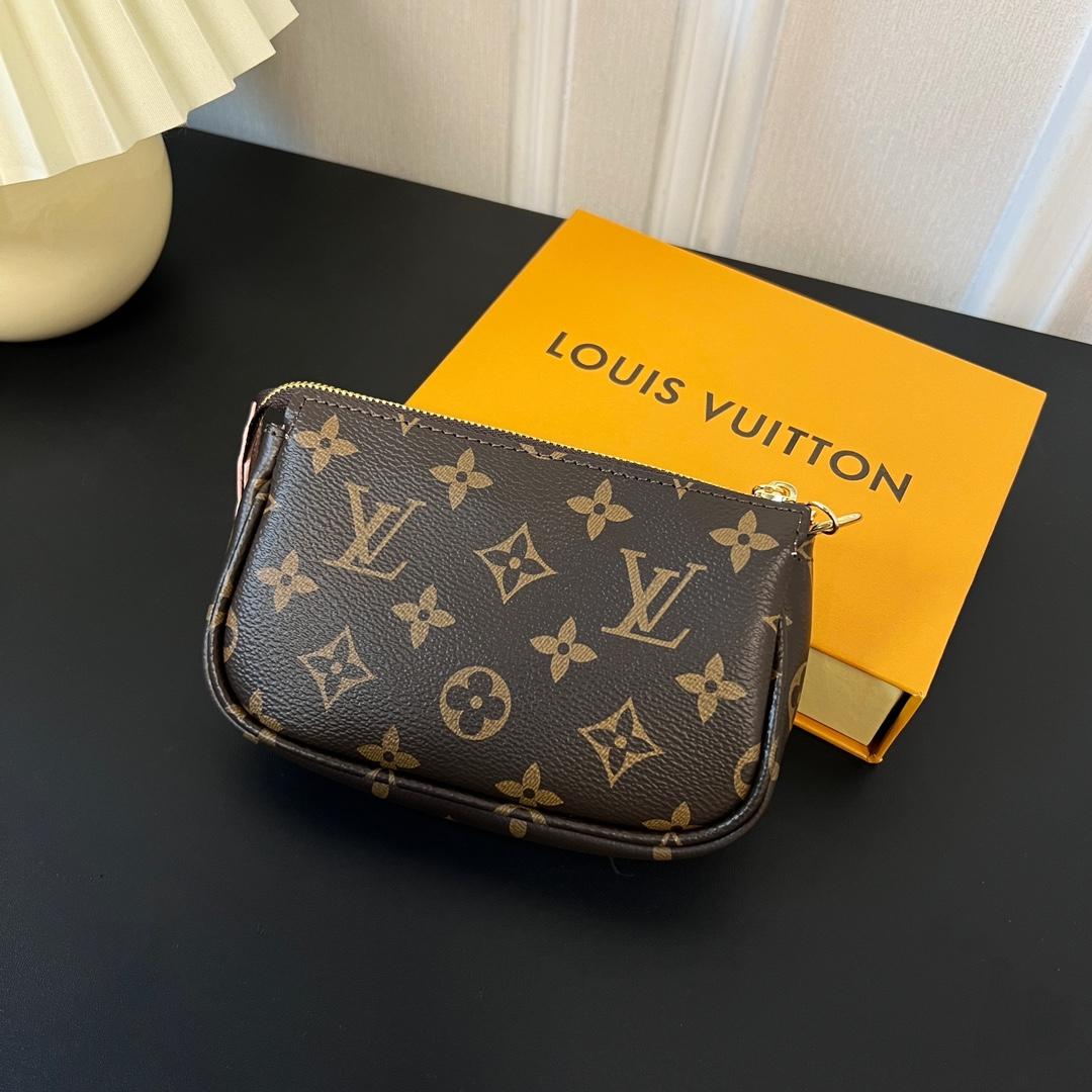 Louis Vuitton Mini Pochette Accessoires    M82623 - 
