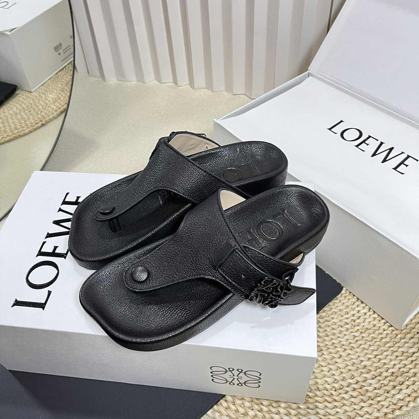 Loewe Anagram Ease Sandal In Kidskin - 