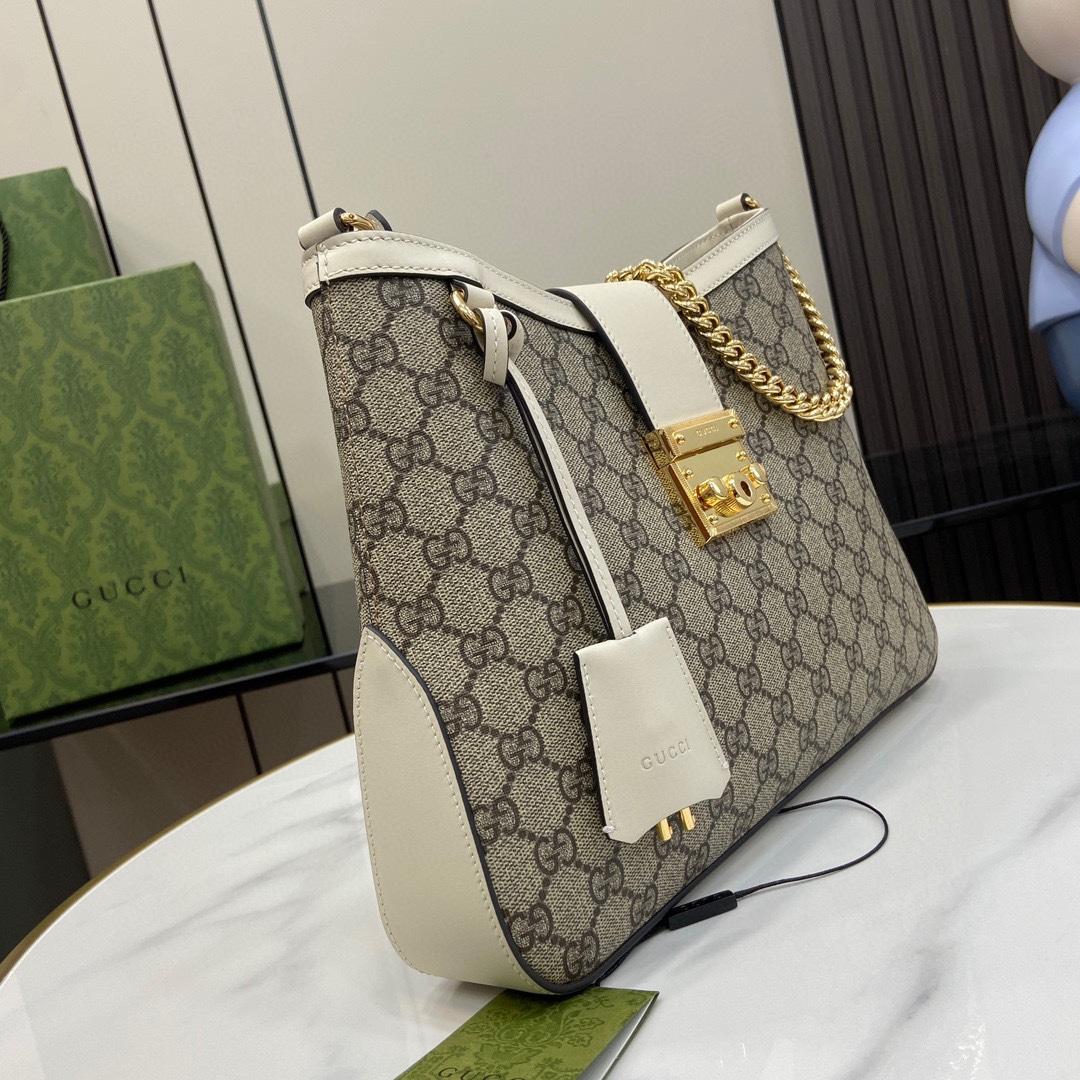 Gucci Padlock GG Medium Shoulder Bag - 