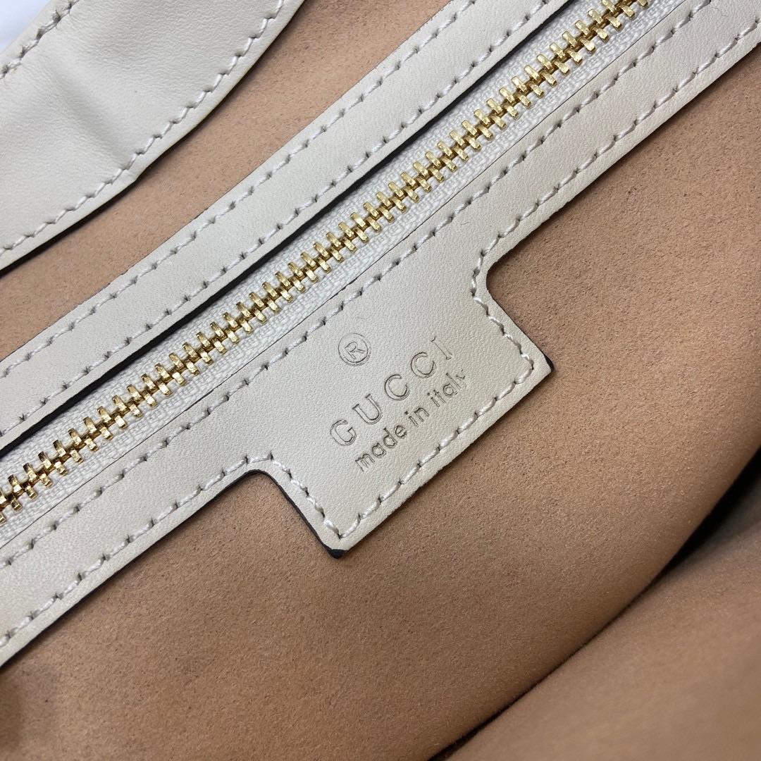 Gucci Padlock GG Medium Shoulder Bag - 