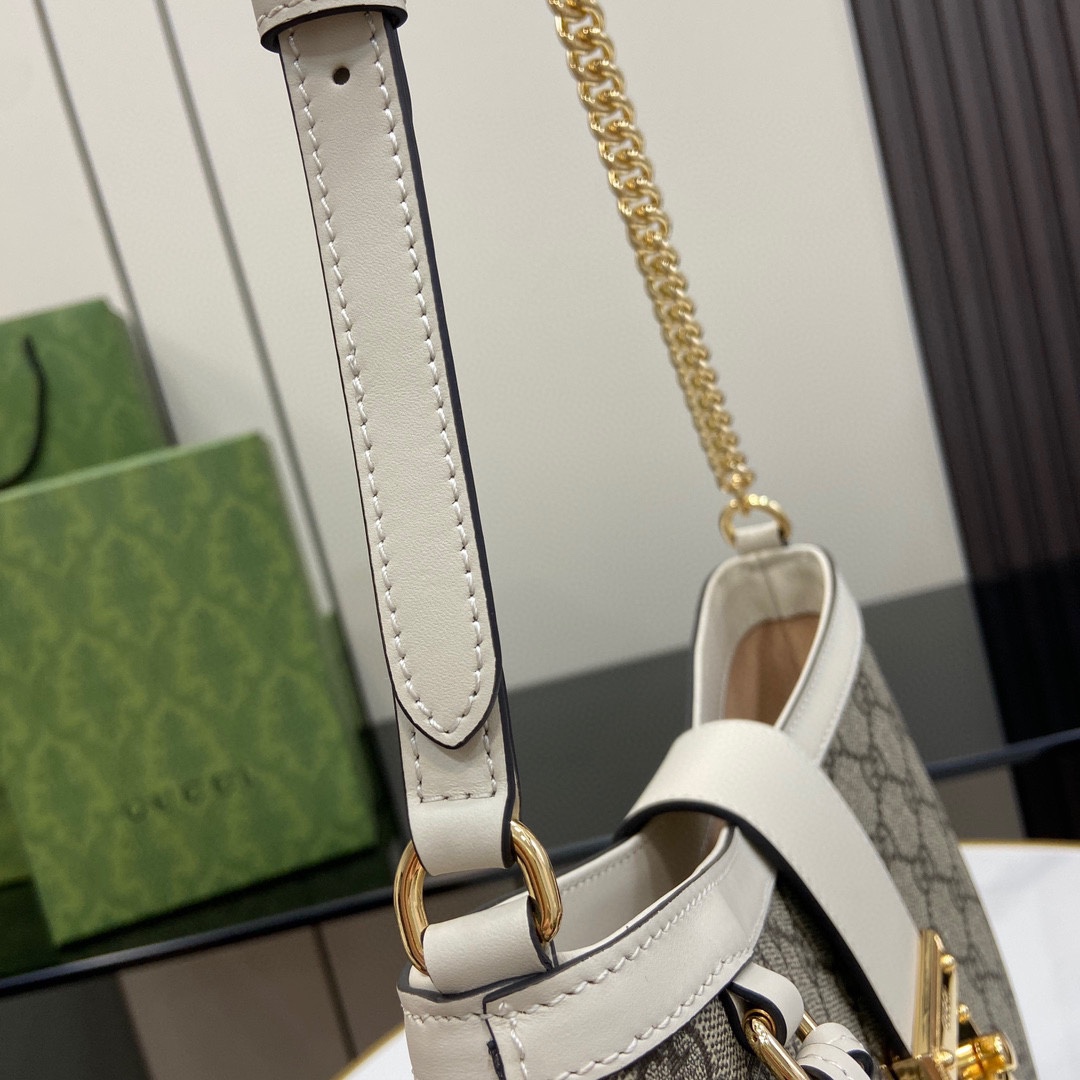 Gucci Padlock GG Medium Shoulder Bag - 