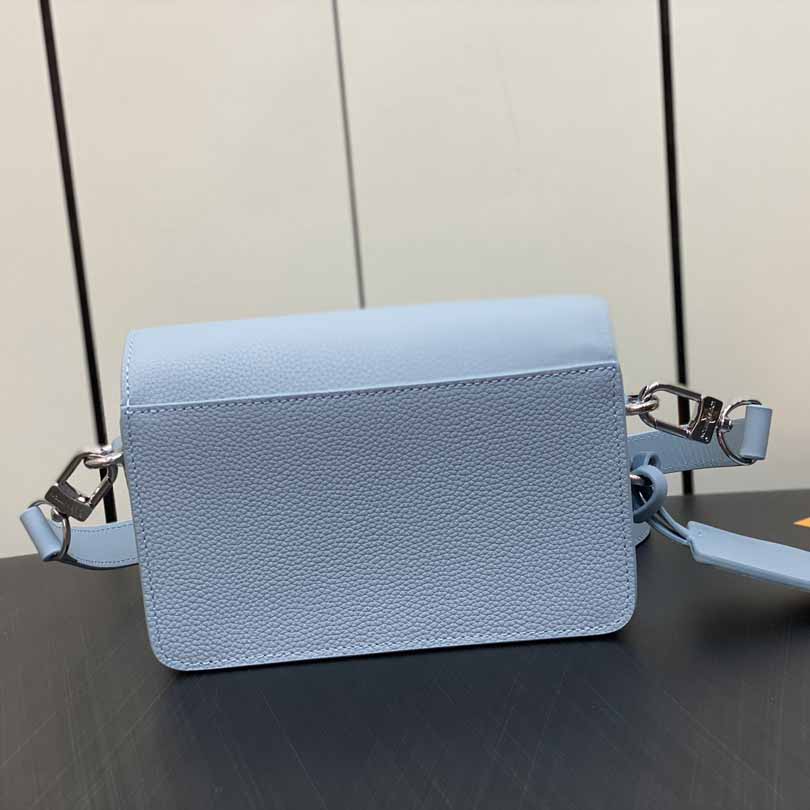 Louis Vuitton Fastline Wearable Wallet   M82804 - 