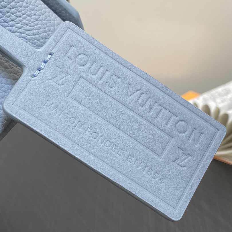 Louis Vuitton Fastline Wearable Wallet   M82804 - 