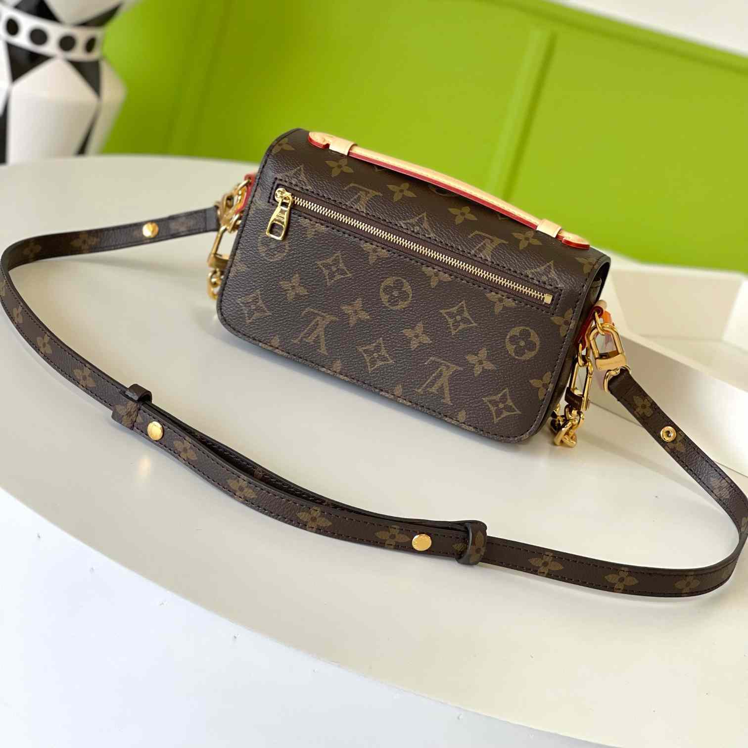 Louis Vuitton Pochette Métis East West   M46279 - 