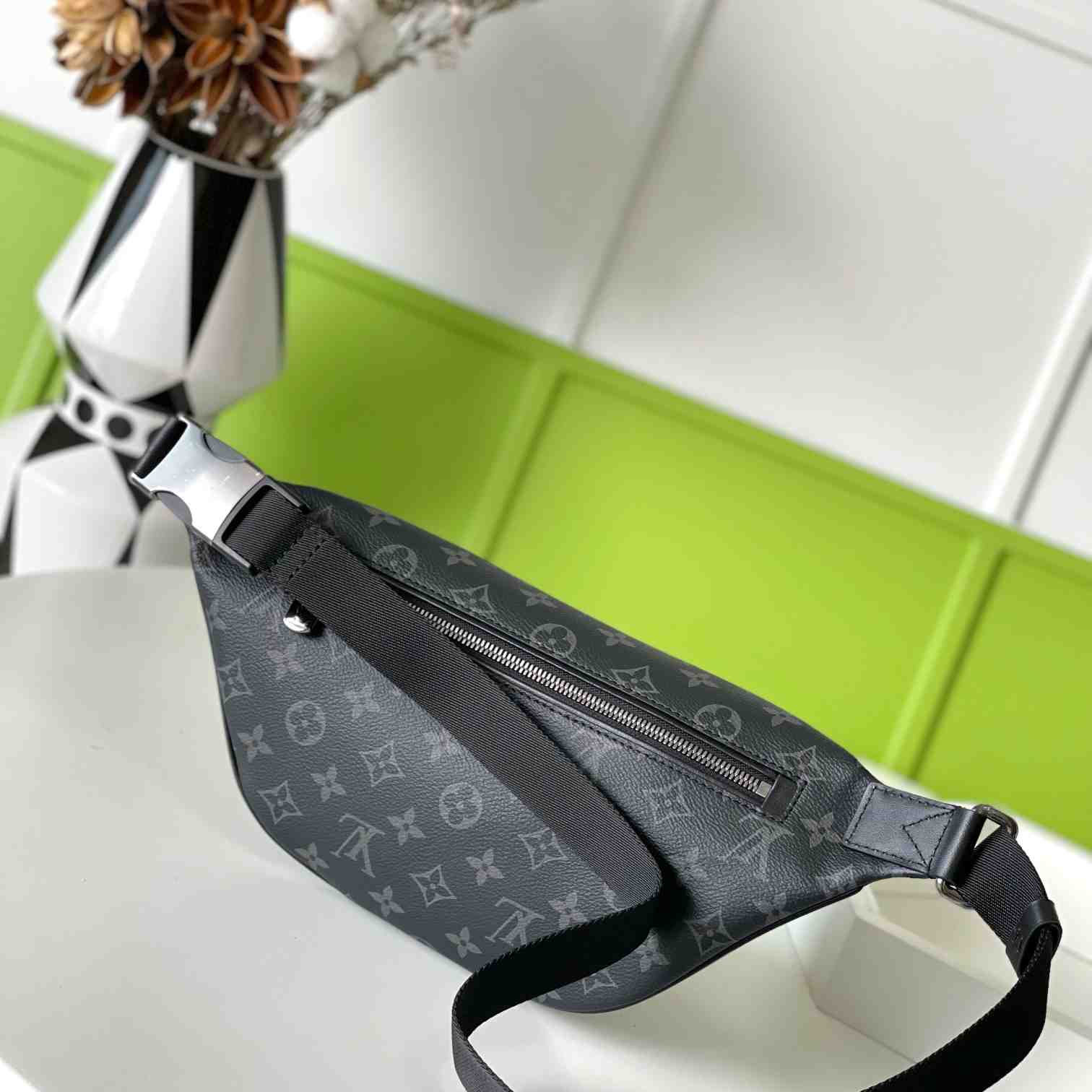 Louis Vuitton Discovery Bumbag PM    M46035 - 