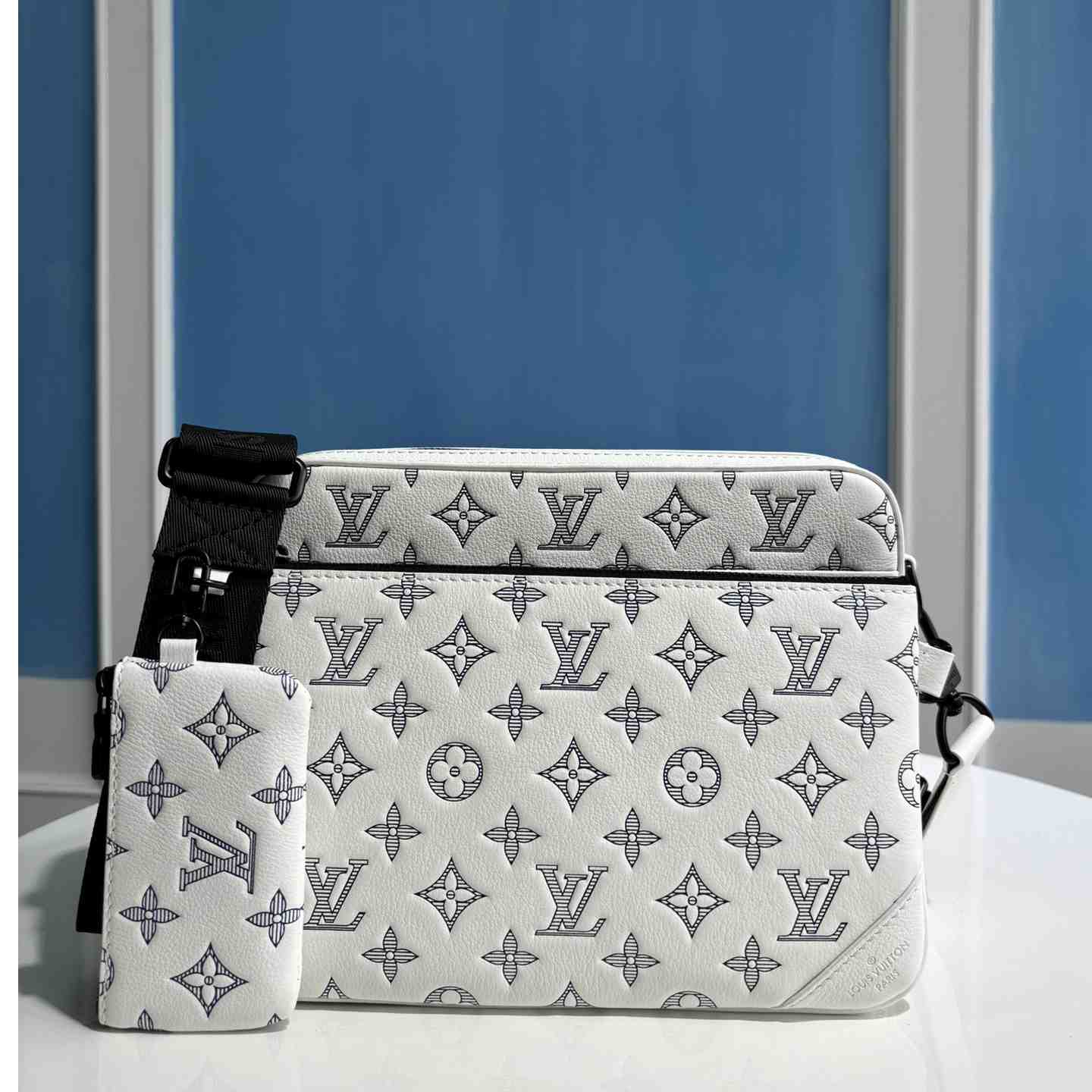 Louis Vuitton Trio Messenger  M24754 - 