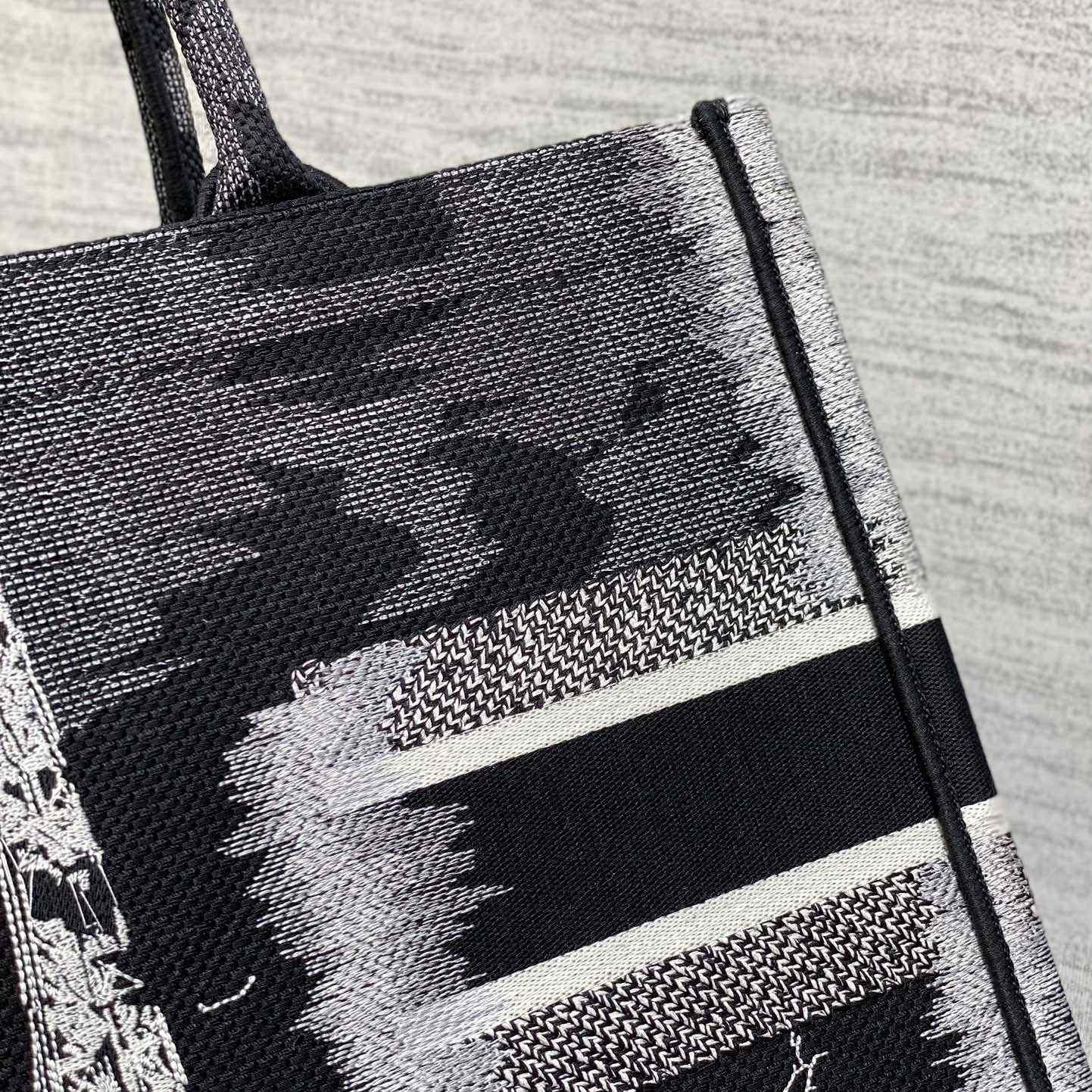 Dior Medium Dior Book Tote - 