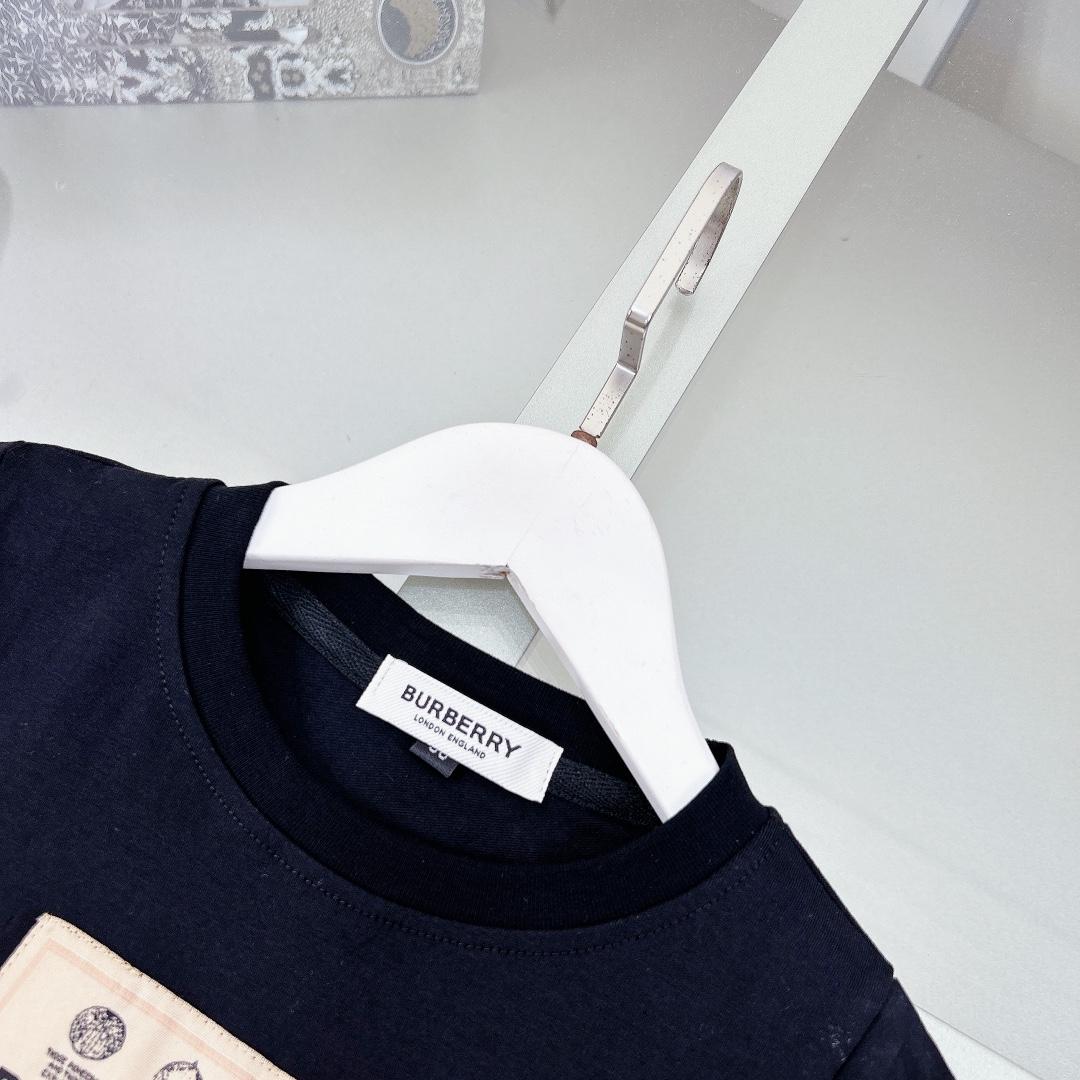 Burberry Kid's Tee & Skirt - 