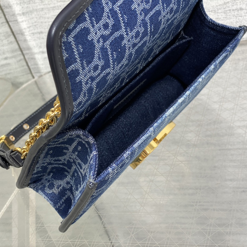 Dior 30 Montaigne East-West Bag With Chain - 