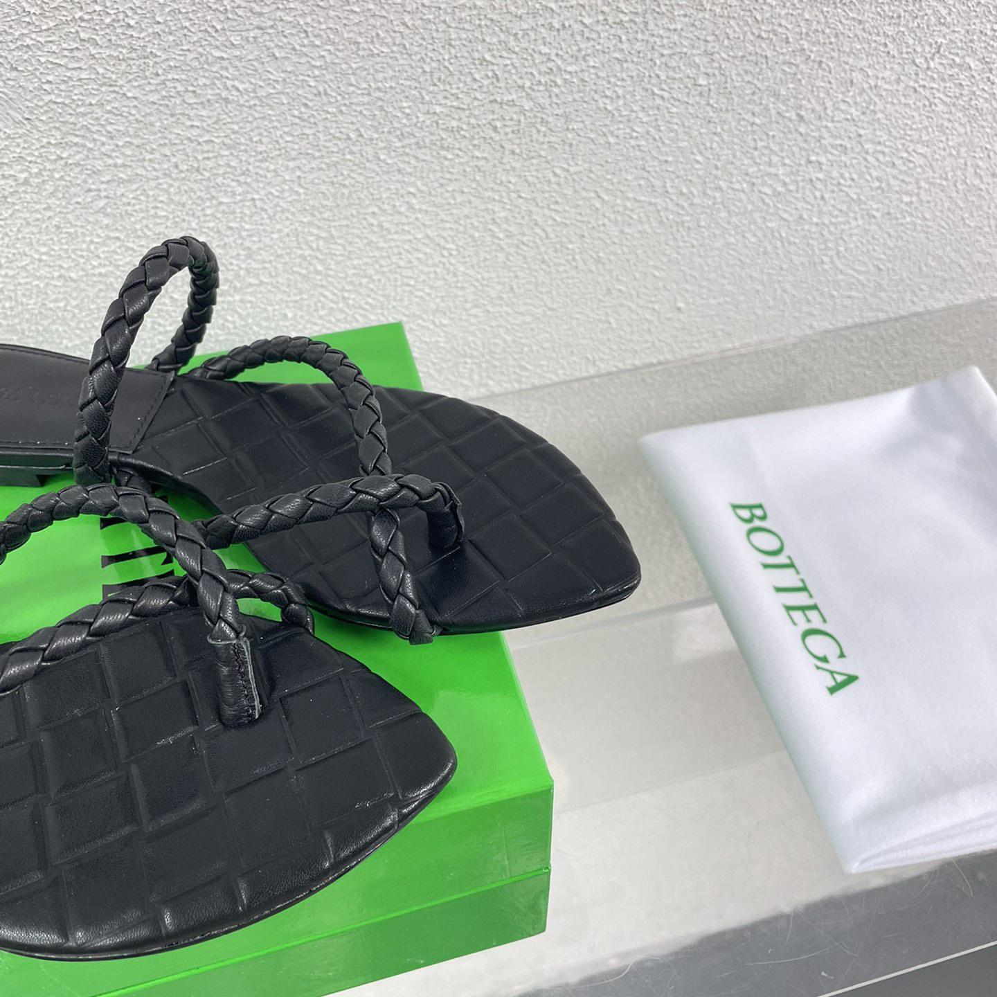 Bottega Veneta Leaf Flat Sandal - 