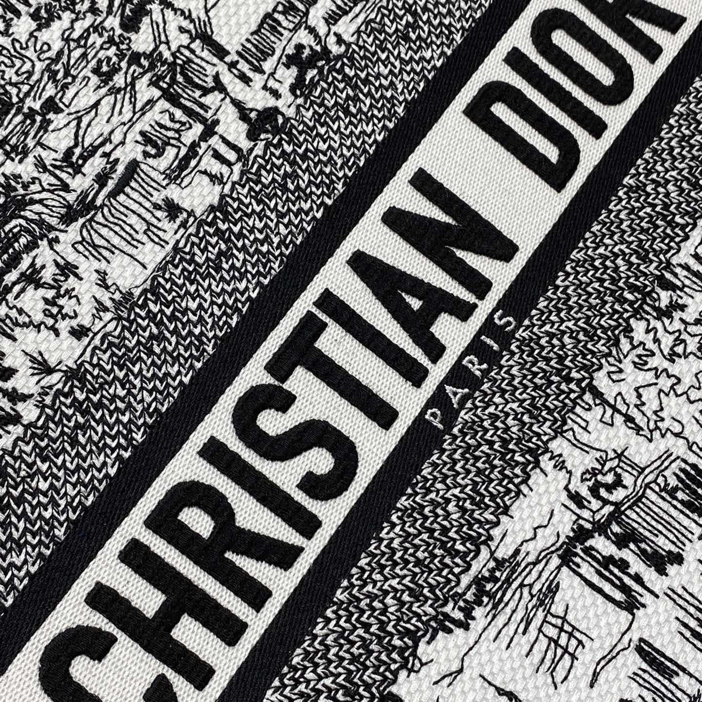 Dior Medium Dior Book Tote    - 