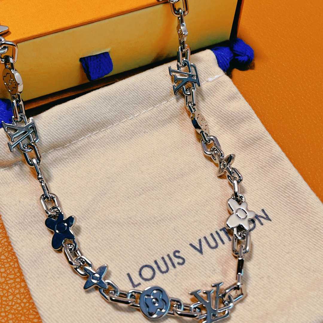 Louis Vuitton Monogram Craggy Necklace  M01880 - 