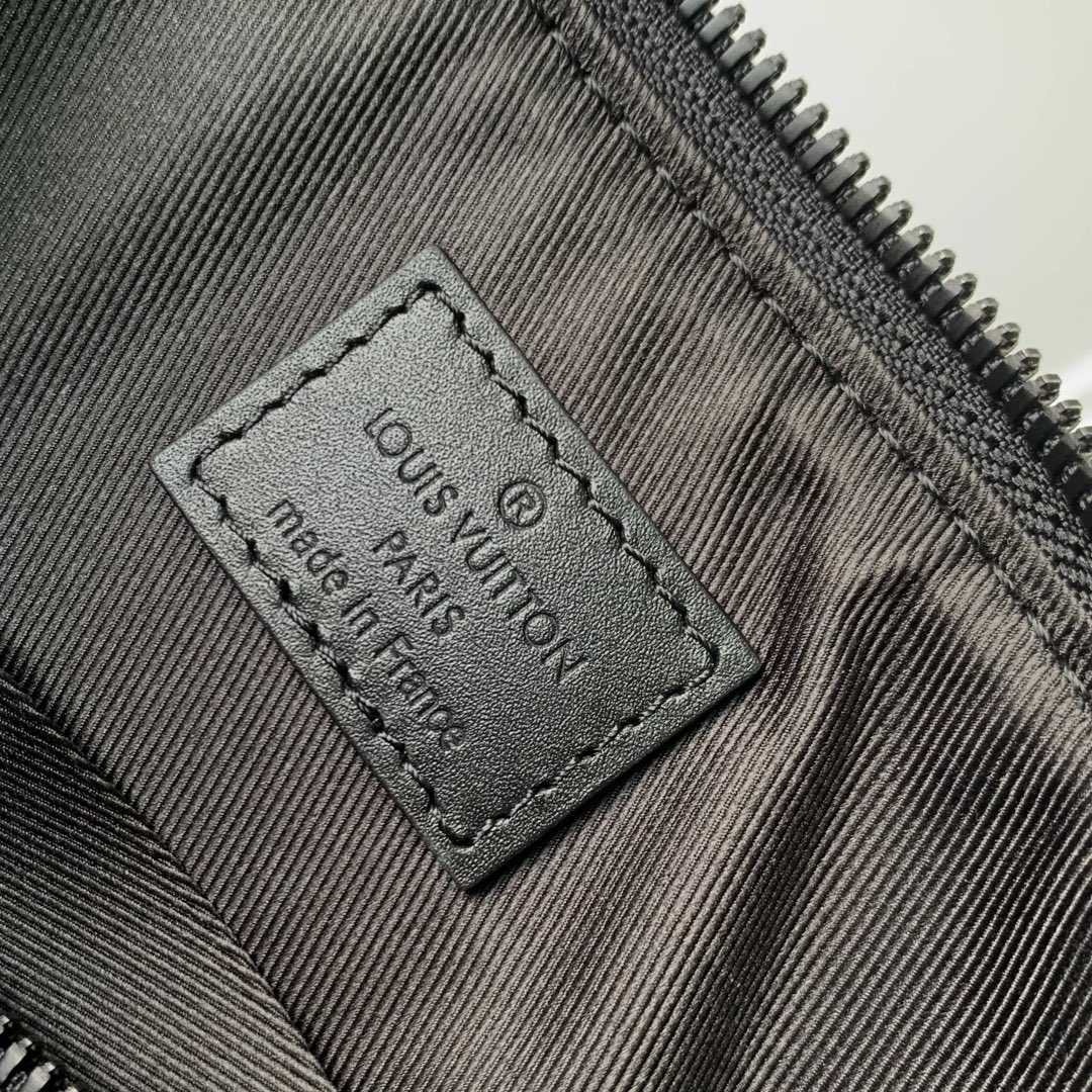 Louis Vuitton Pochette Accessoire XL   M11741 - 