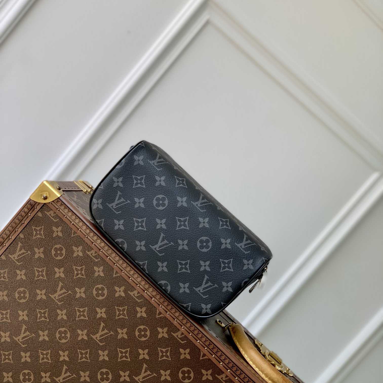 Louis Vuitton Toiletry Bag   M11508 - 