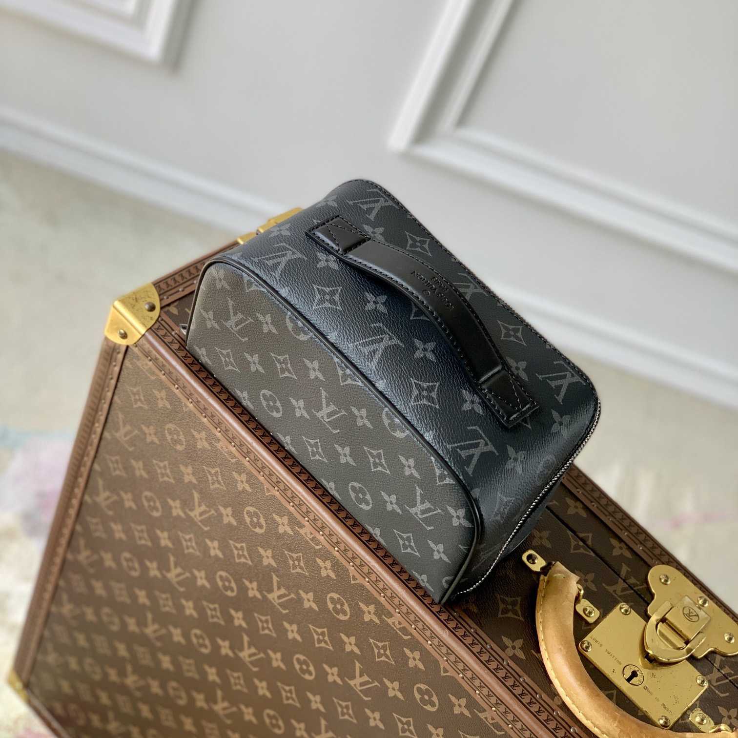 Louis Vuitton Toiletry Bag   M11508 - 