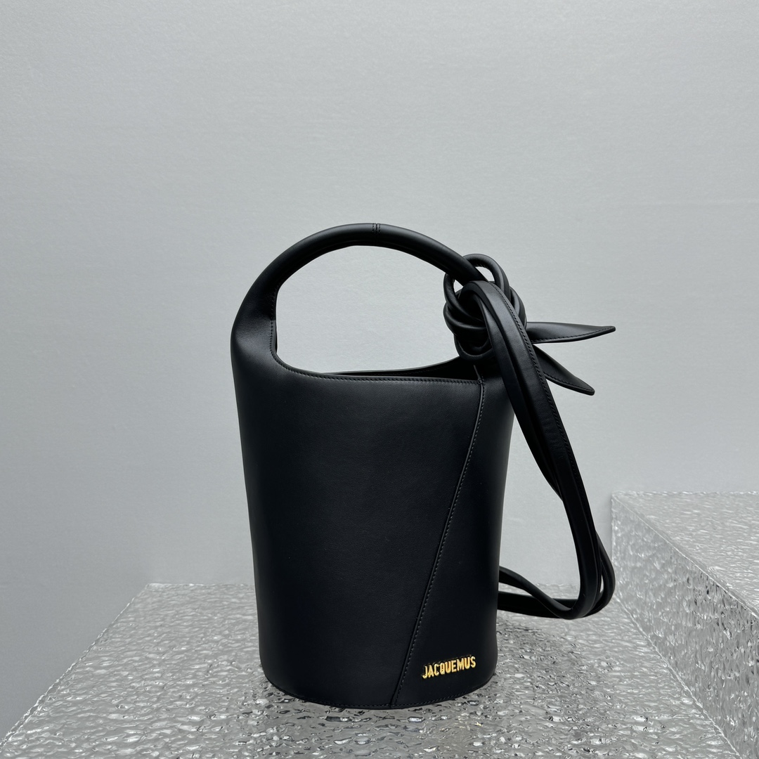 Jacquemus Le petit Tourni Mini Knotted Bucket Bag - 