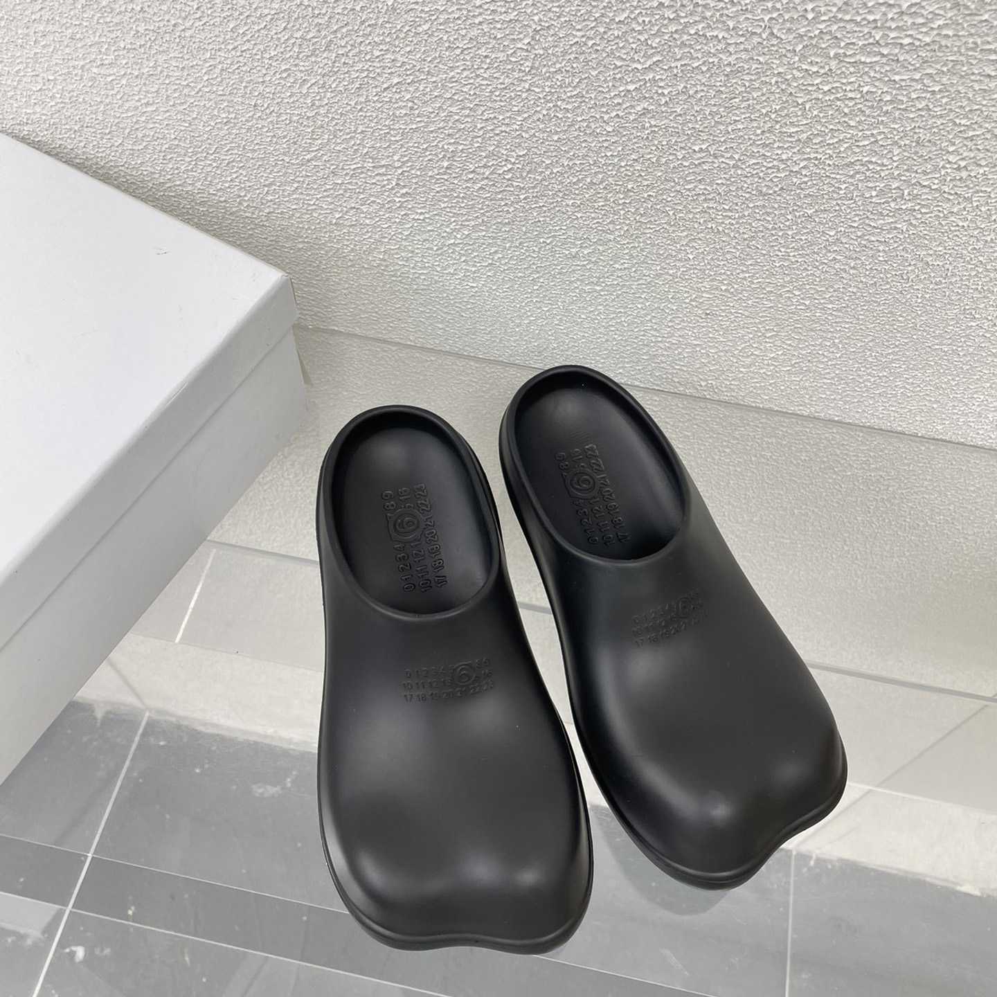MM6 Maison Margiela Anatomic Numbers-motif Slippers - 