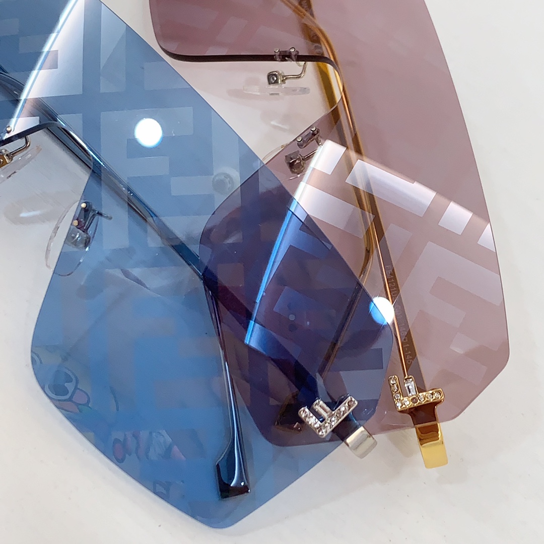 Fendi First Crystal Shield Sunglasses    FE4121US - 