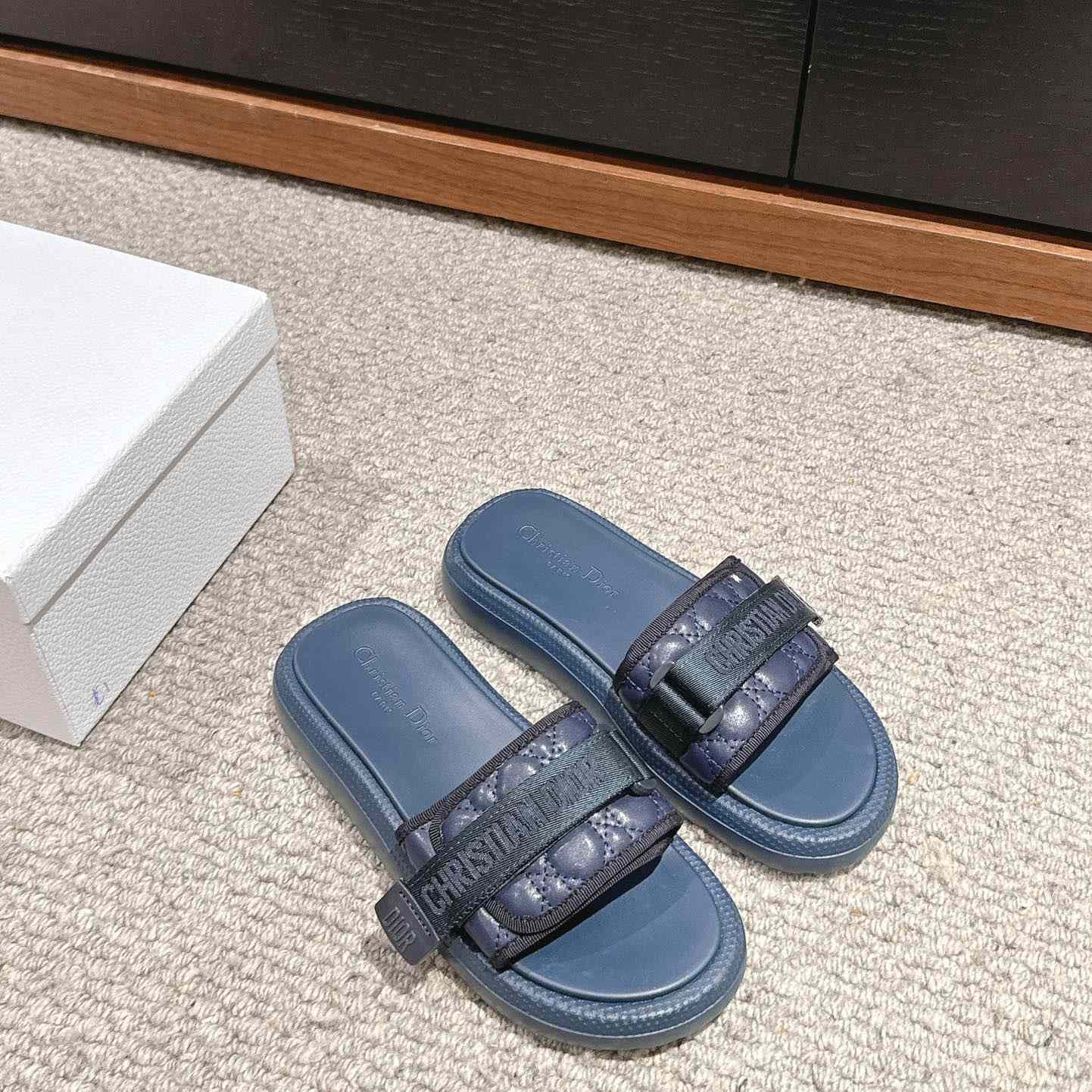 Dior Dioriviera Dio(r)evolution Slide - DesignerGu