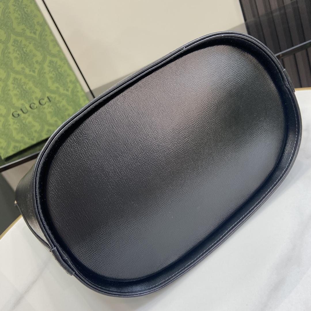 Gucci Medium Bucket Shoulder Bag - 