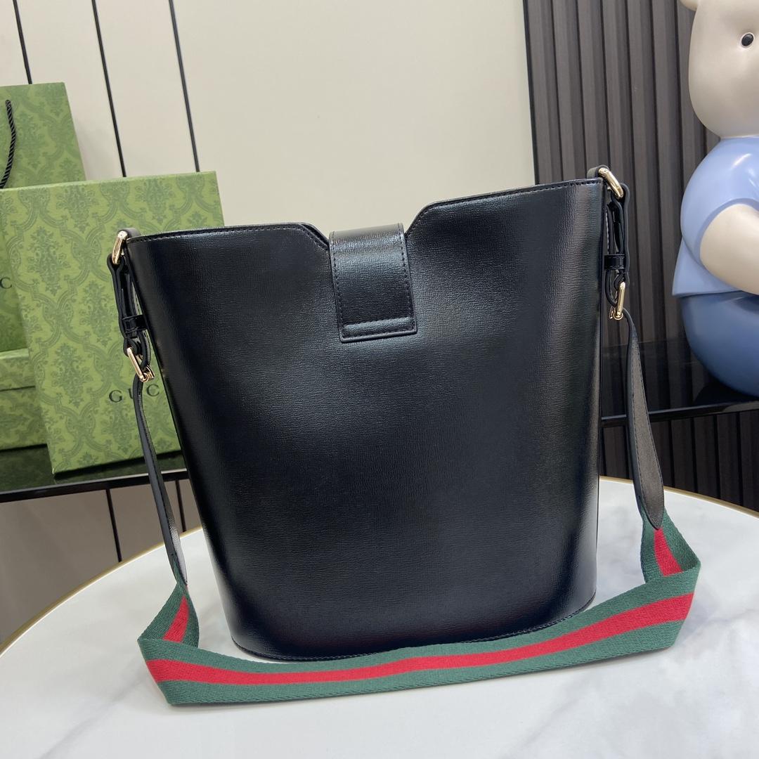 Gucci Medium Bucket Shoulder Bag - 