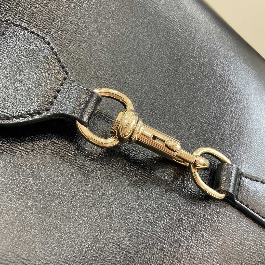 Gucci Medium Bucket Shoulder Bag - 