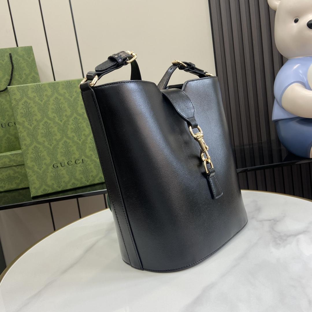 Gucci Medium Bucket Shoulder Bag - 