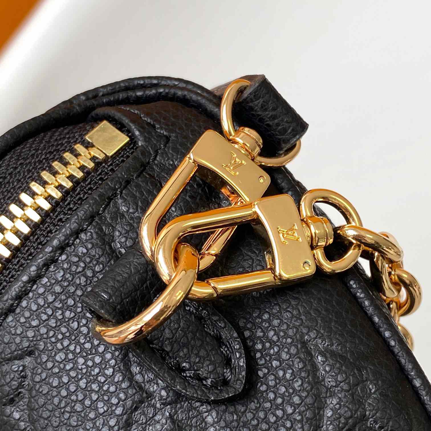 Louis Vuitton Mini Bumbag  M46917 - 