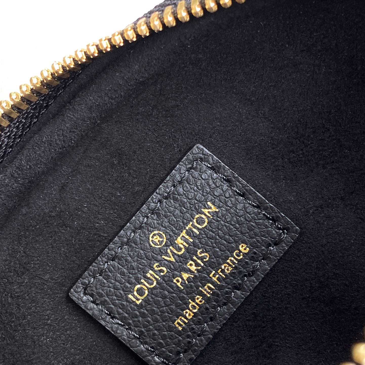 Louis Vuitton Mini Bumbag  M46917 - 