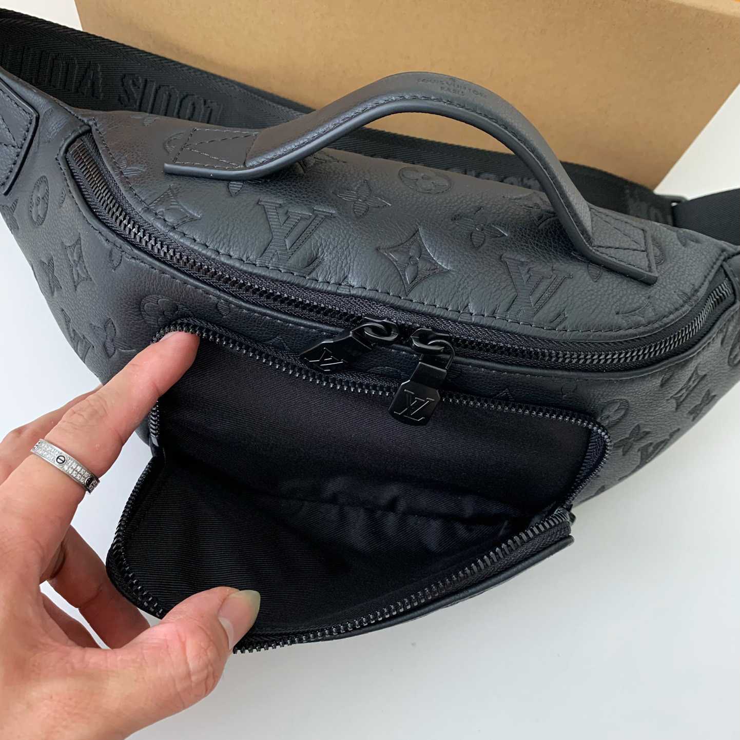 Louis Vuitton Rush Bumbag  M25227 - 