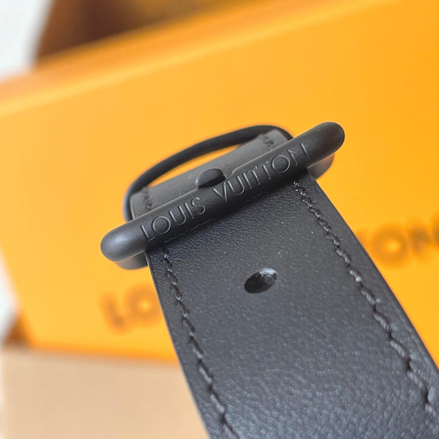 Louis Vuitton Montsouris Messenger PM​   M47060 - 