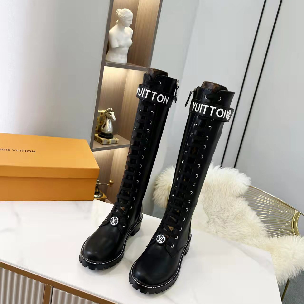 Louis Vuitton Territory Flat Higher Ranger Black Calf Leather LV Circle - 