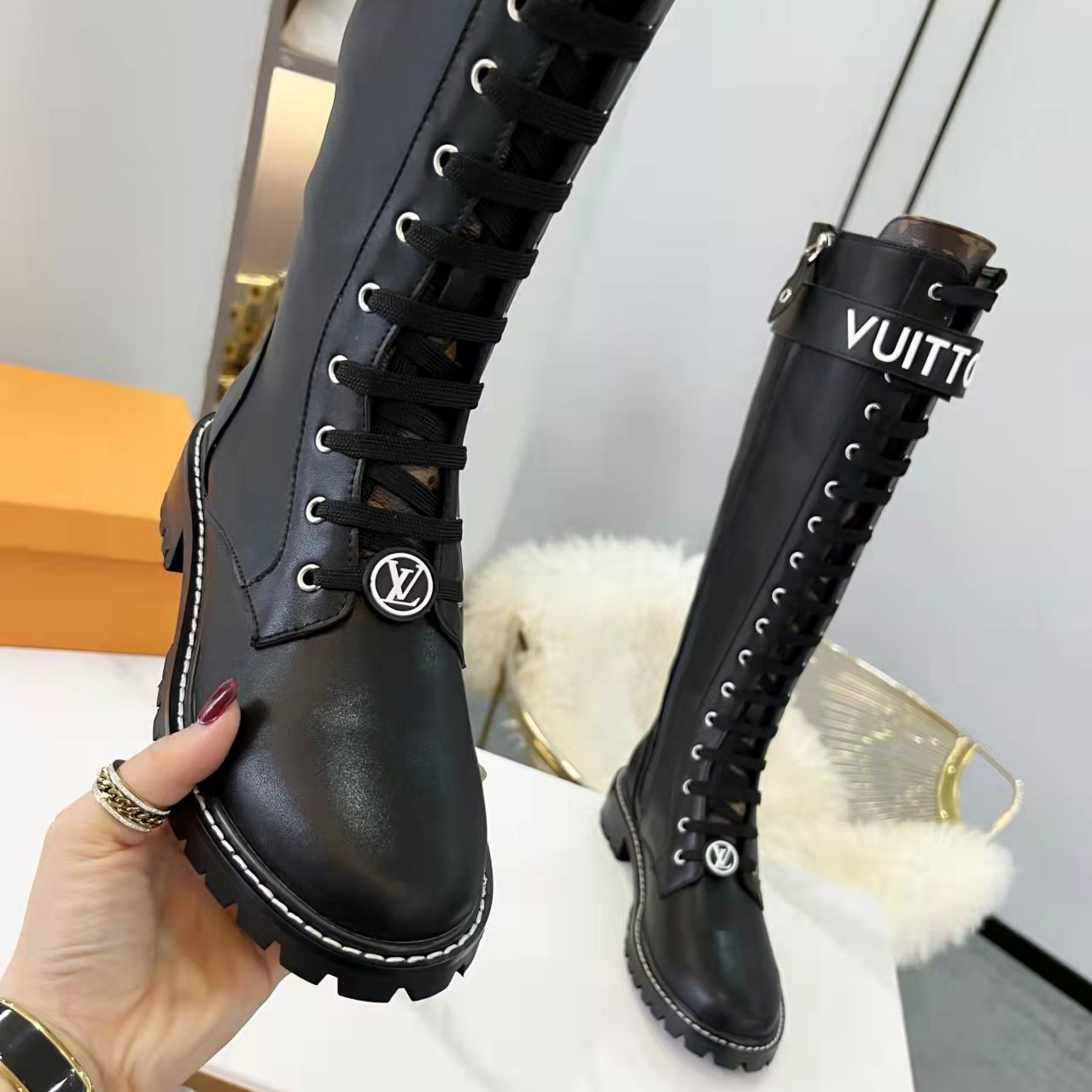 Louis Vuitton Territory Flat Higher Ranger Black Calf Leather LV Circle - 