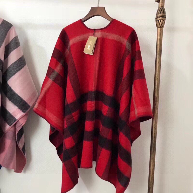 Burberry Charlotte Reversible Wool Felt Cape    140*140cm - 