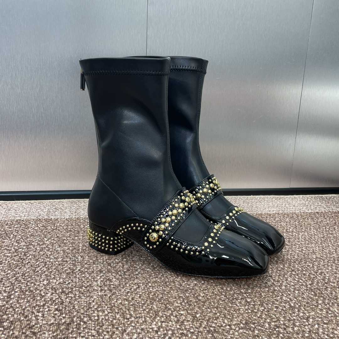 Dior Belle-D Heeled Ankle Boot - 