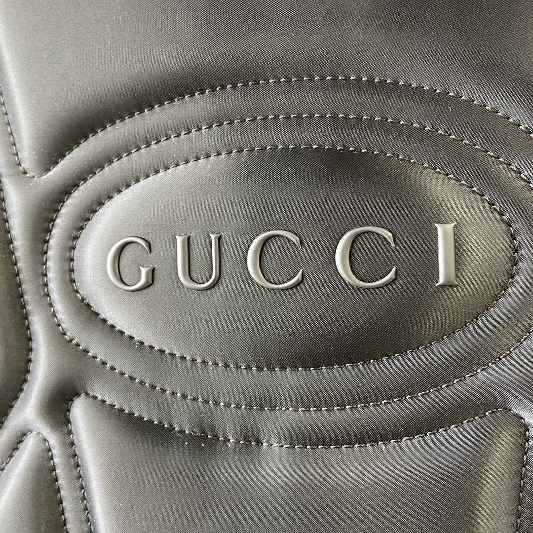 Gucci Large Backpack With Gucci Logo - 