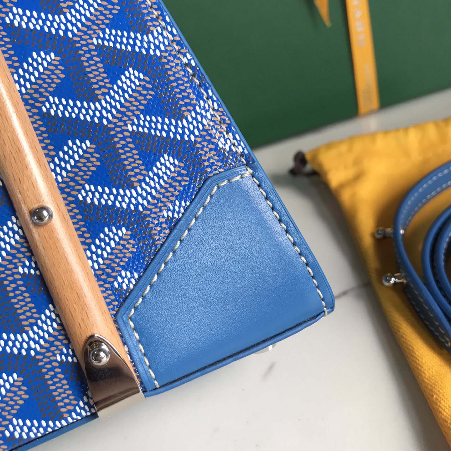 Goyard Saïgon Bag   (21-14-8.5cm) - 