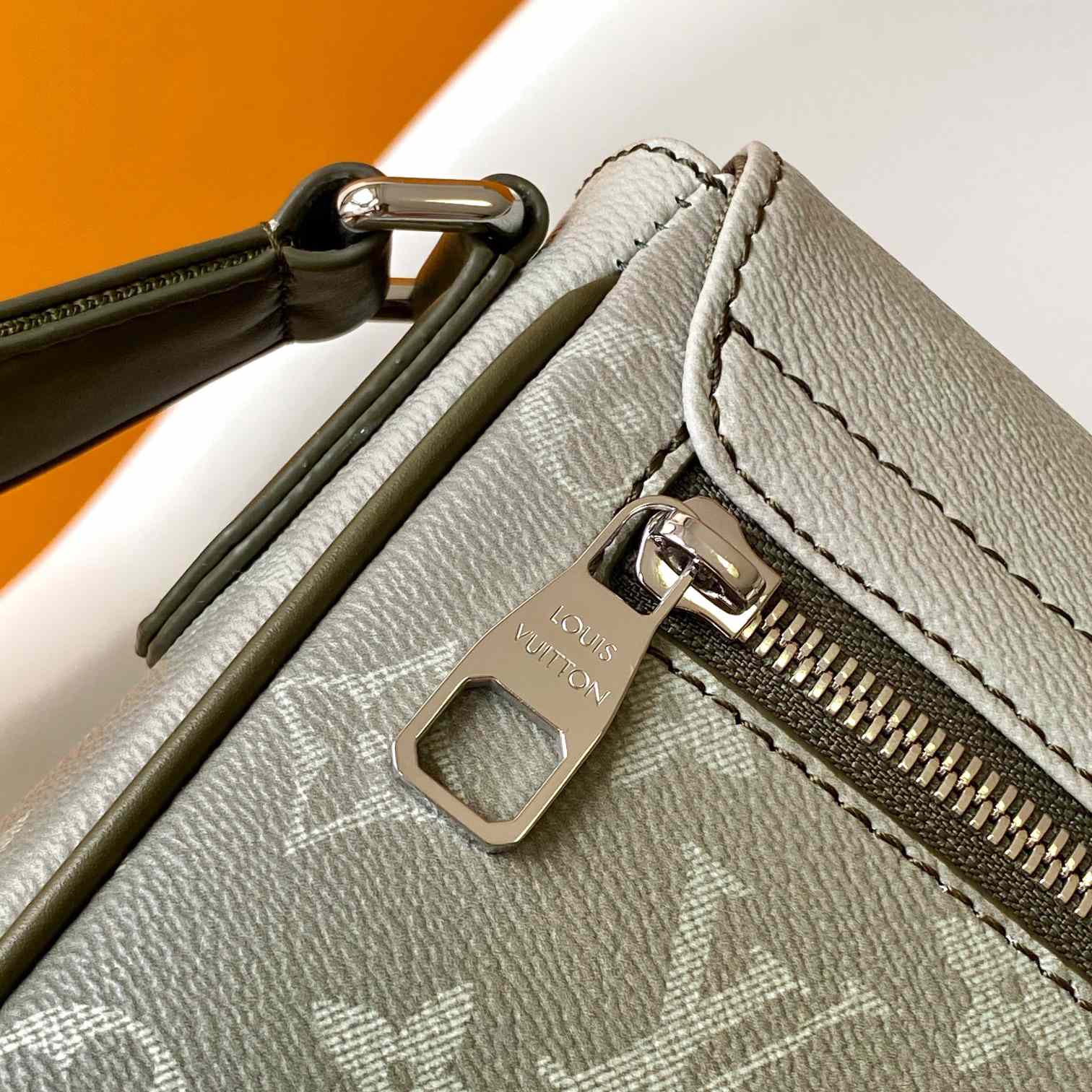 Louis Vuitton District PM   M11593 - 