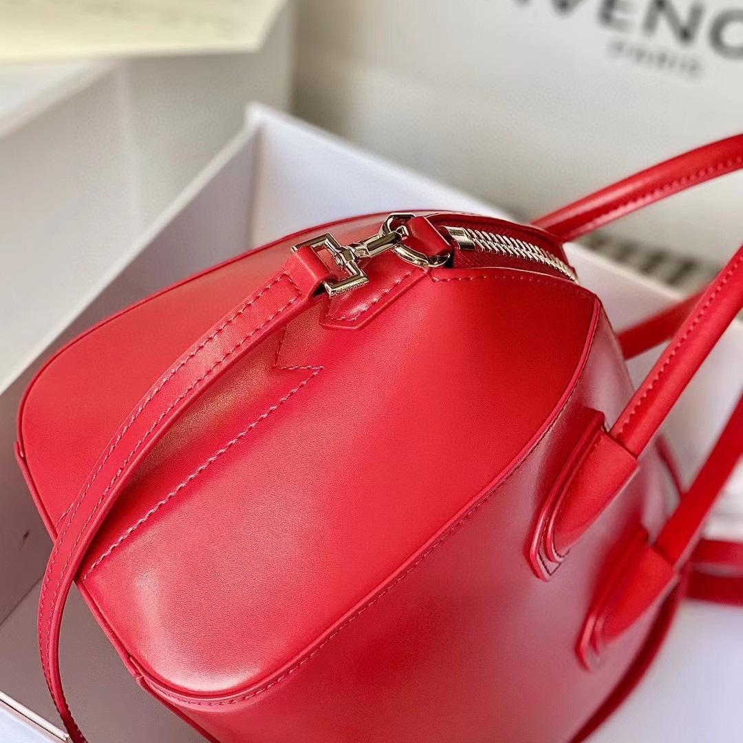 Givenchy Shiny Lord Calfskin Small Antigona Bag   22*27*13cm - 