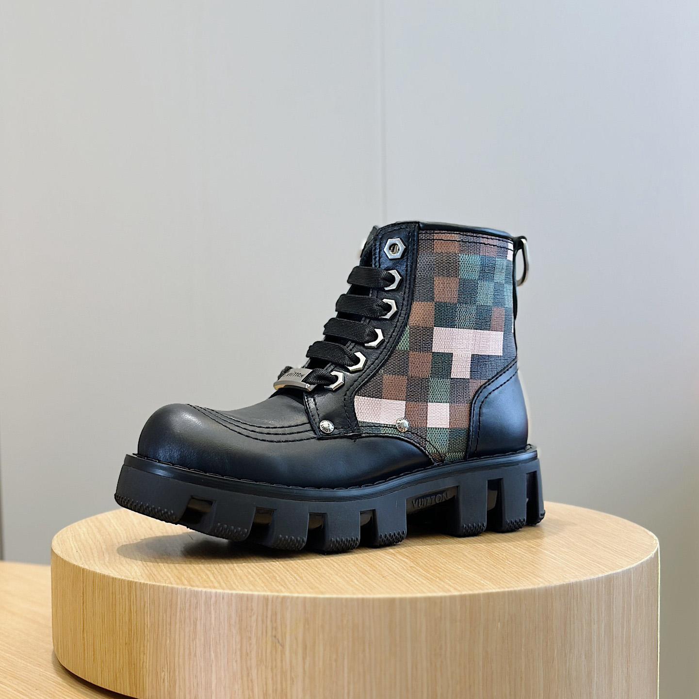 Louis Vuitton LV Checker Combat Boot   1ACNEX - 