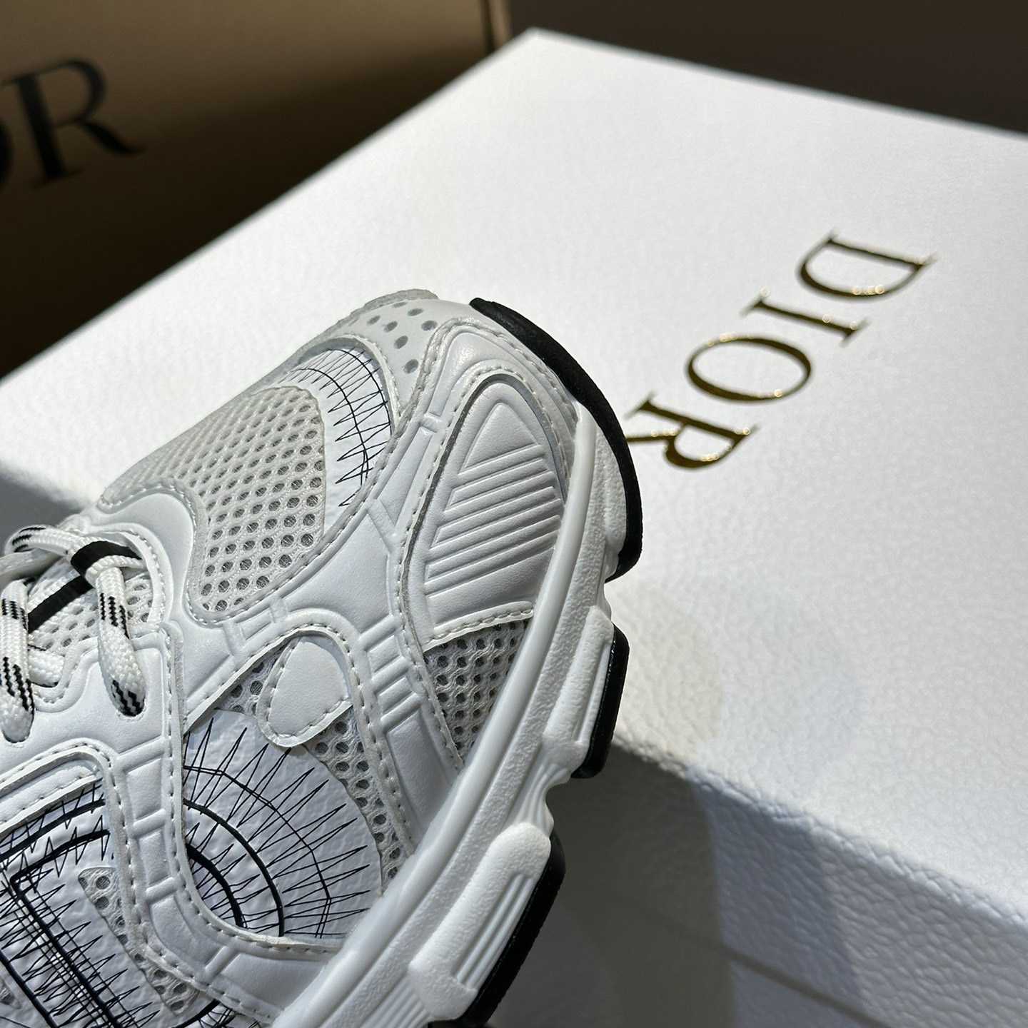 Dior Chrono Sneaker       - 