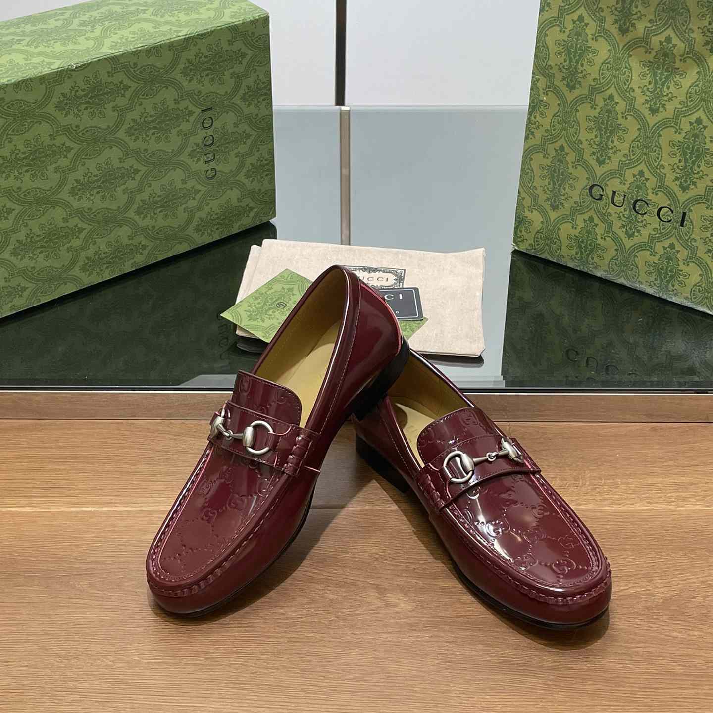 Gucci Men's Loafer With Horsebit - DesignerGu