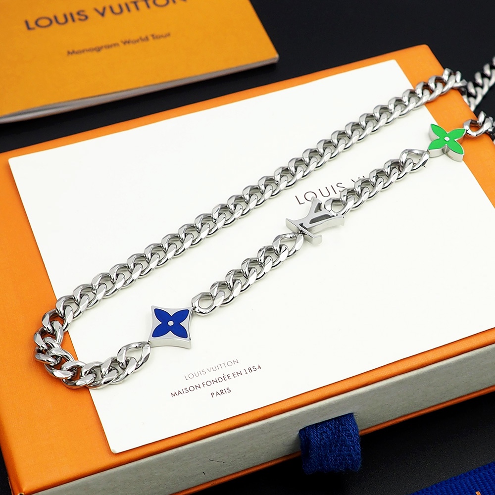 Louis Vuitton Monogram Row Necklace  M01949 - 