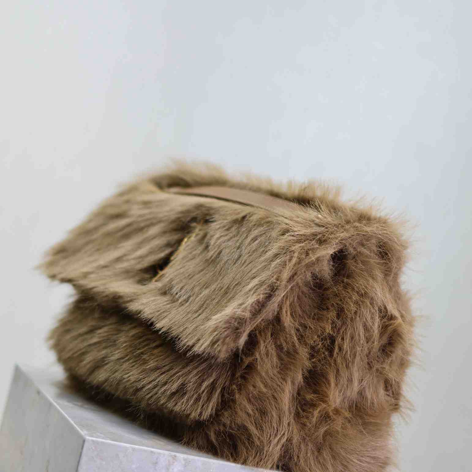 Saint Laurent Shoulder Bag (28×20×8.5cm) - 
