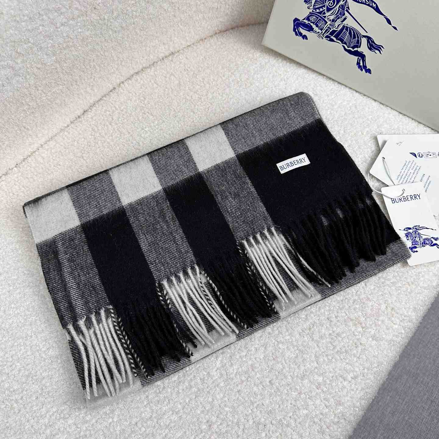 Burberry Scarf   180*40cm - 